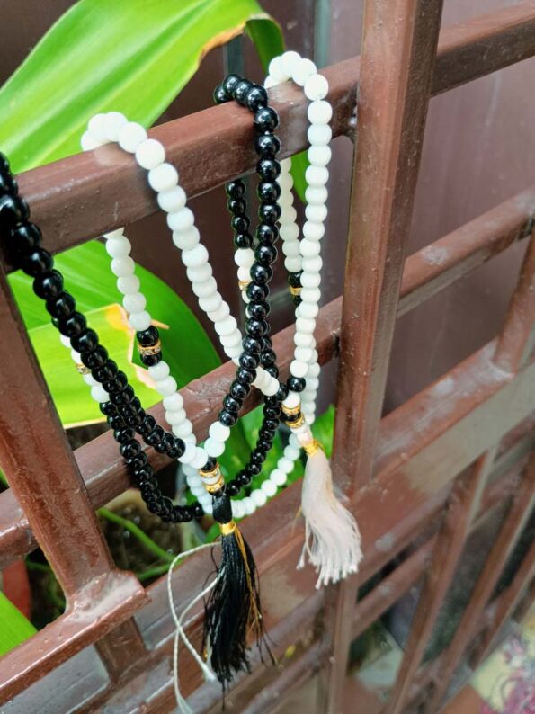 Beautiful Beads Tasbeeh, Islamic Salat Prayer for Muslims, Specially Designed for Daily Prayer Offerings (Black & White) Pack of 2 - Day Night Deal - Image 2
