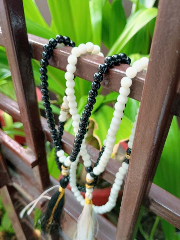 Beautiful Beads Tasbeeh, Islamic Salat Prayer for Muslims, Specially Designed for Daily Prayer Offerings (Black & White) Pack of 2 - Day Night Deal - Image 3