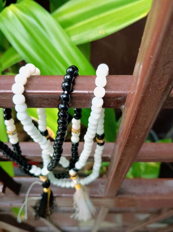 Beautiful Beads Tasbeeh, Islamic Salat Prayer for Muslims, Specially Designed for Daily Prayer Offerings (Black & White) Pack of 2 - Day Night Deal - Image 5